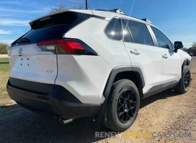 4 Photograph of a damaged car 2T3W1RFV8MC116371 TOYOTA RAV4 2021