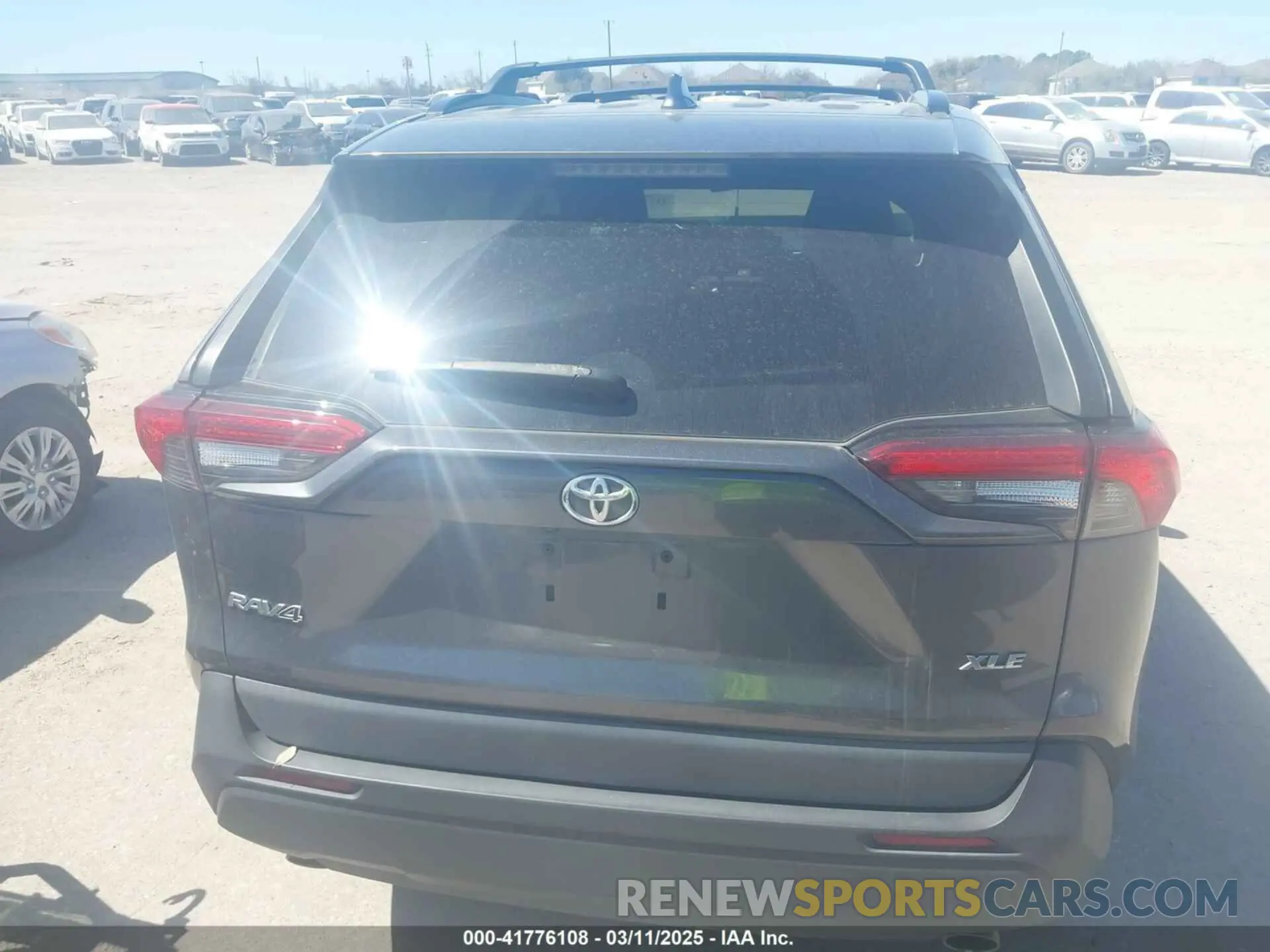 15 Photograph of a damaged car 2T3W1RFV8MC118377 TOYOTA RAV4 2021