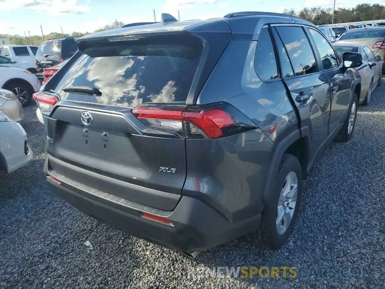 4 Photograph of a damaged car 2T3W1RFV8MC122073 TOYOTA RAV4 2021