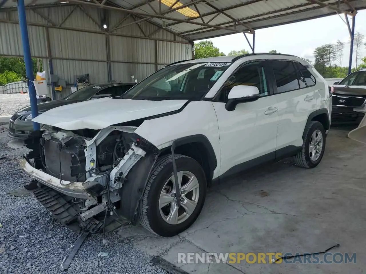 1 Photograph of a damaged car 2T3W1RFV8MC123319 TOYOTA RAV4 2021