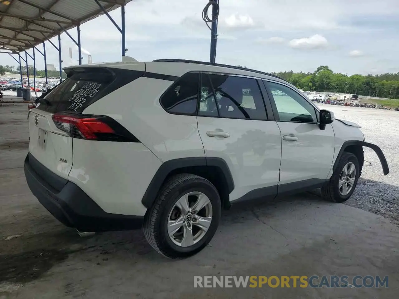 3 Photograph of a damaged car 2T3W1RFV8MC123319 TOYOTA RAV4 2021