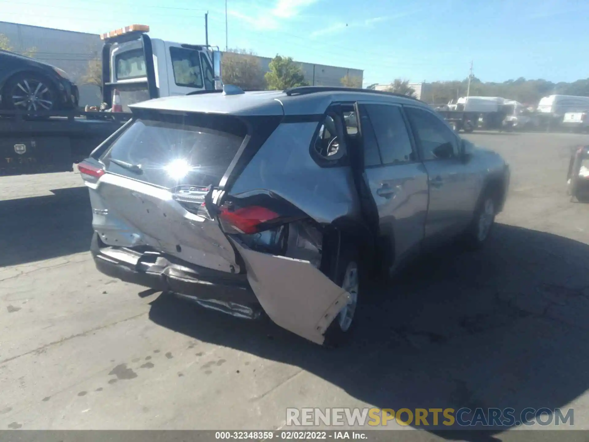 4 Photograph of a damaged car 2T3W1RFV8MC138614 TOYOTA RAV4 2021