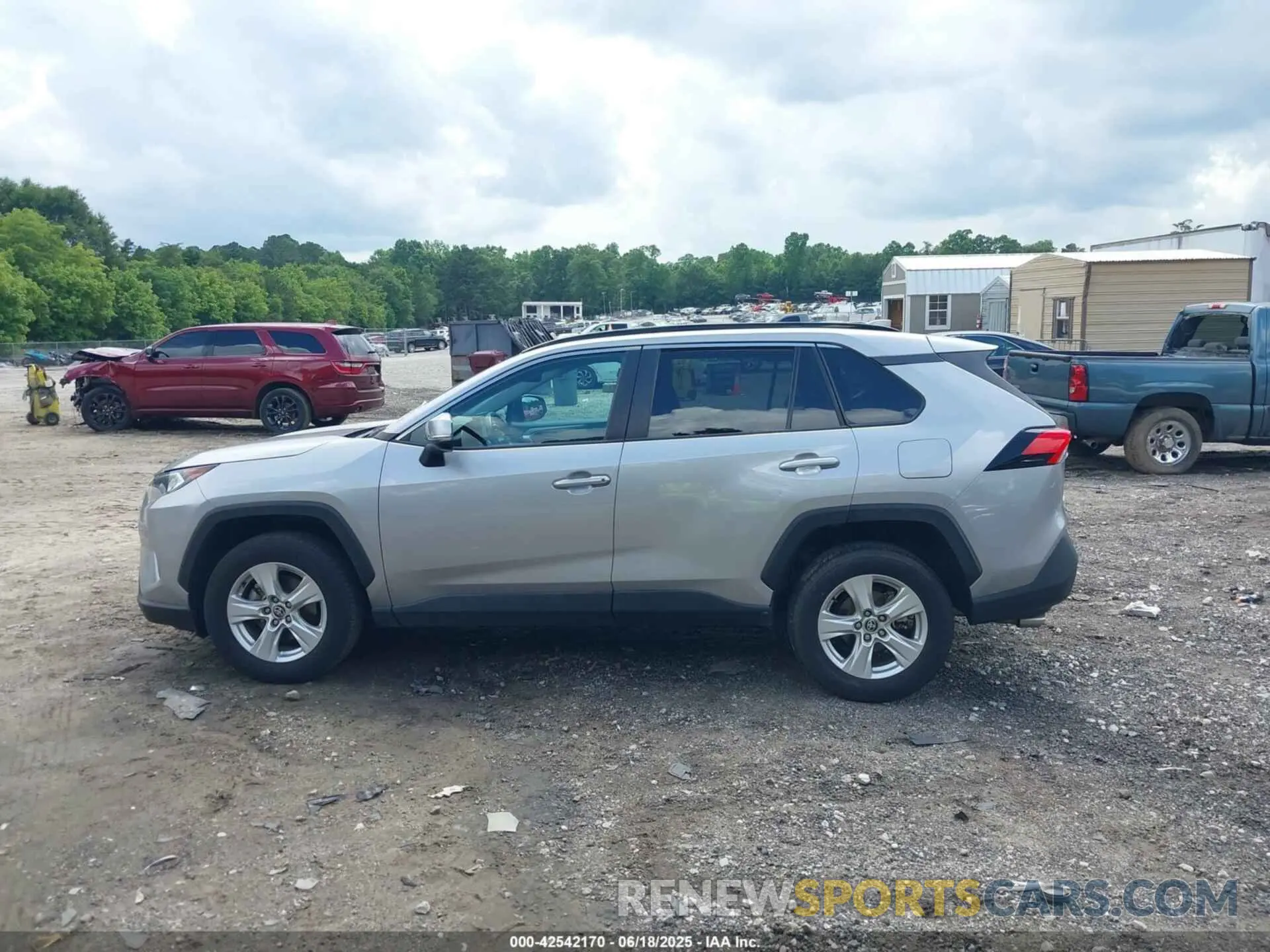 14 Photograph of a damaged car 2T3W1RFV8MC139665 TOYOTA RAV4 2021