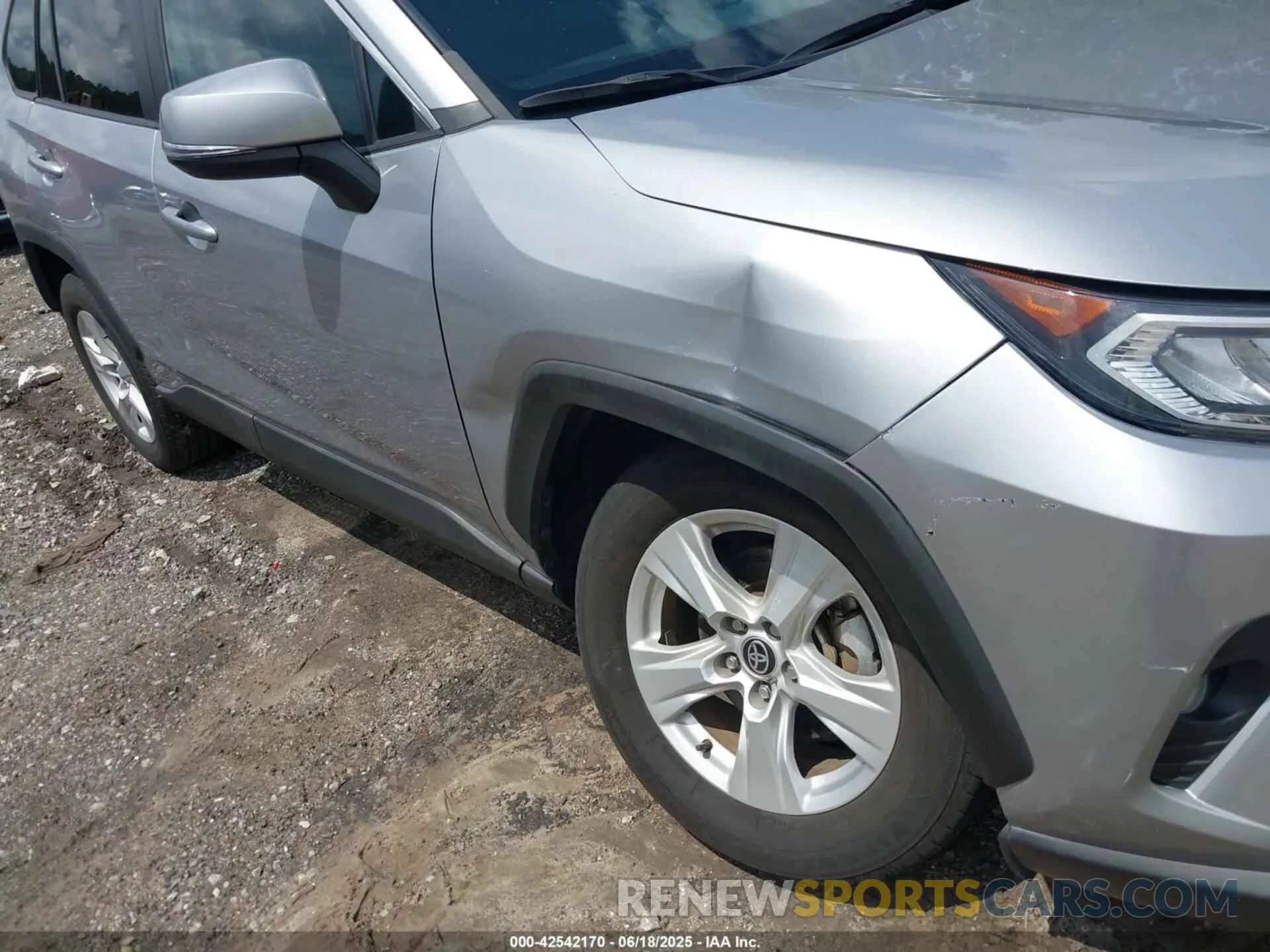 6 Photograph of a damaged car 2T3W1RFV8MC139665 TOYOTA RAV4 2021