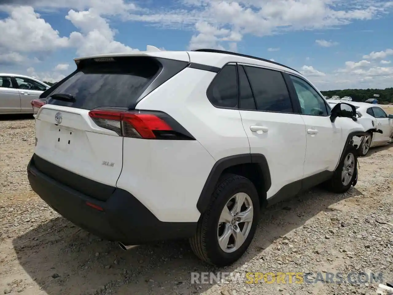 4 Photograph of a damaged car 2T3W1RFV8MC163013 TOYOTA RAV4 2021