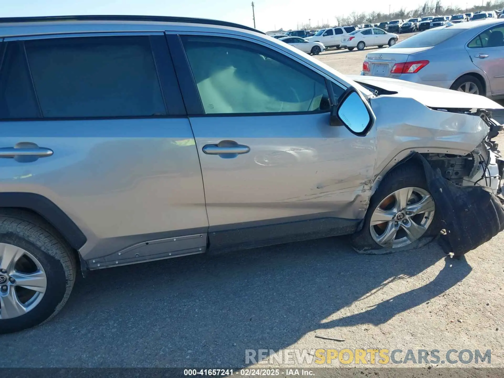 20 Photograph of a damaged car 2T3W1RFV8MC172584 TOYOTA RAV4 2021