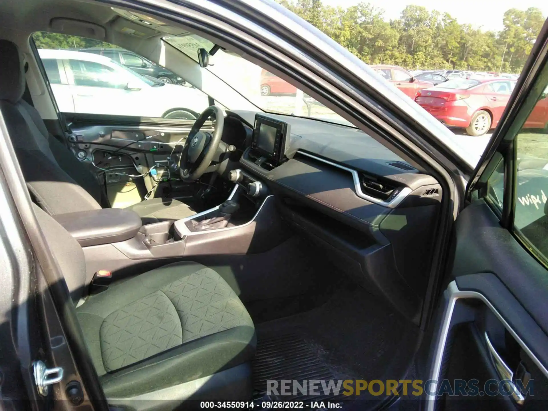 5 Photograph of a damaged car 2T3W1RFV8MW108818 TOYOTA RAV4 2021