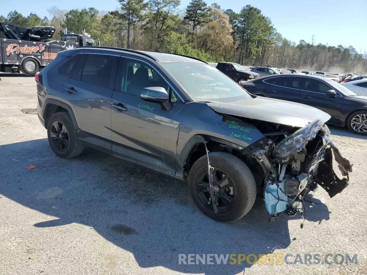 4 Photograph of a damaged car 2T3W1RFV8MW114182 TOYOTA RAV4 2021
