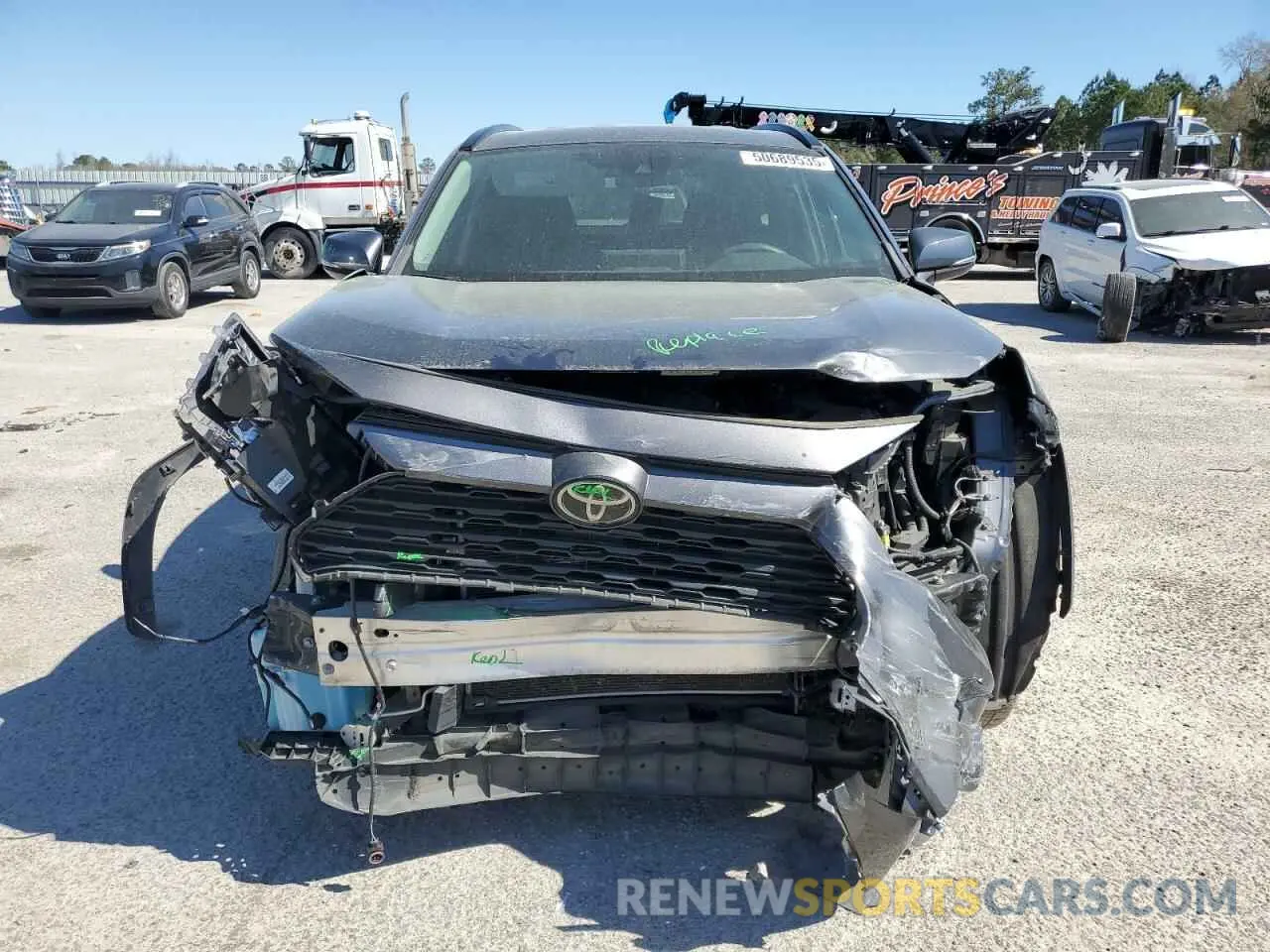 5 Photograph of a damaged car 2T3W1RFV8MW114182 TOYOTA RAV4 2021