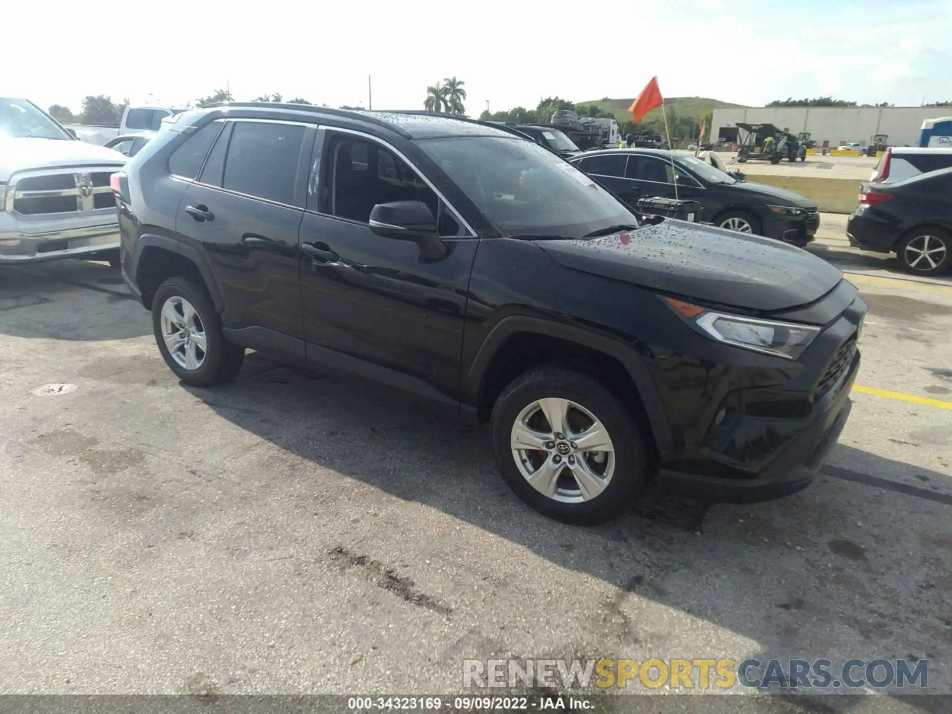 1 Photograph of a damaged car 2T3W1RFV8MW115316 TOYOTA RAV4 2021