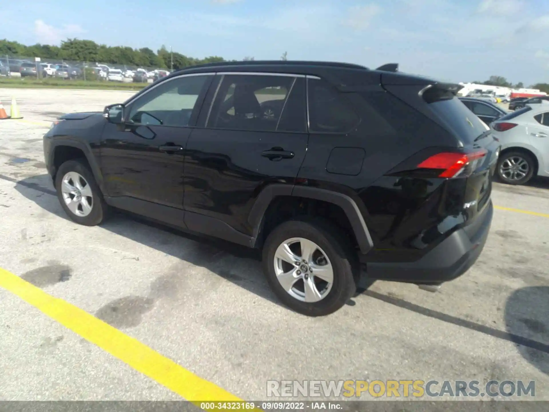 3 Photograph of a damaged car 2T3W1RFV8MW115316 TOYOTA RAV4 2021