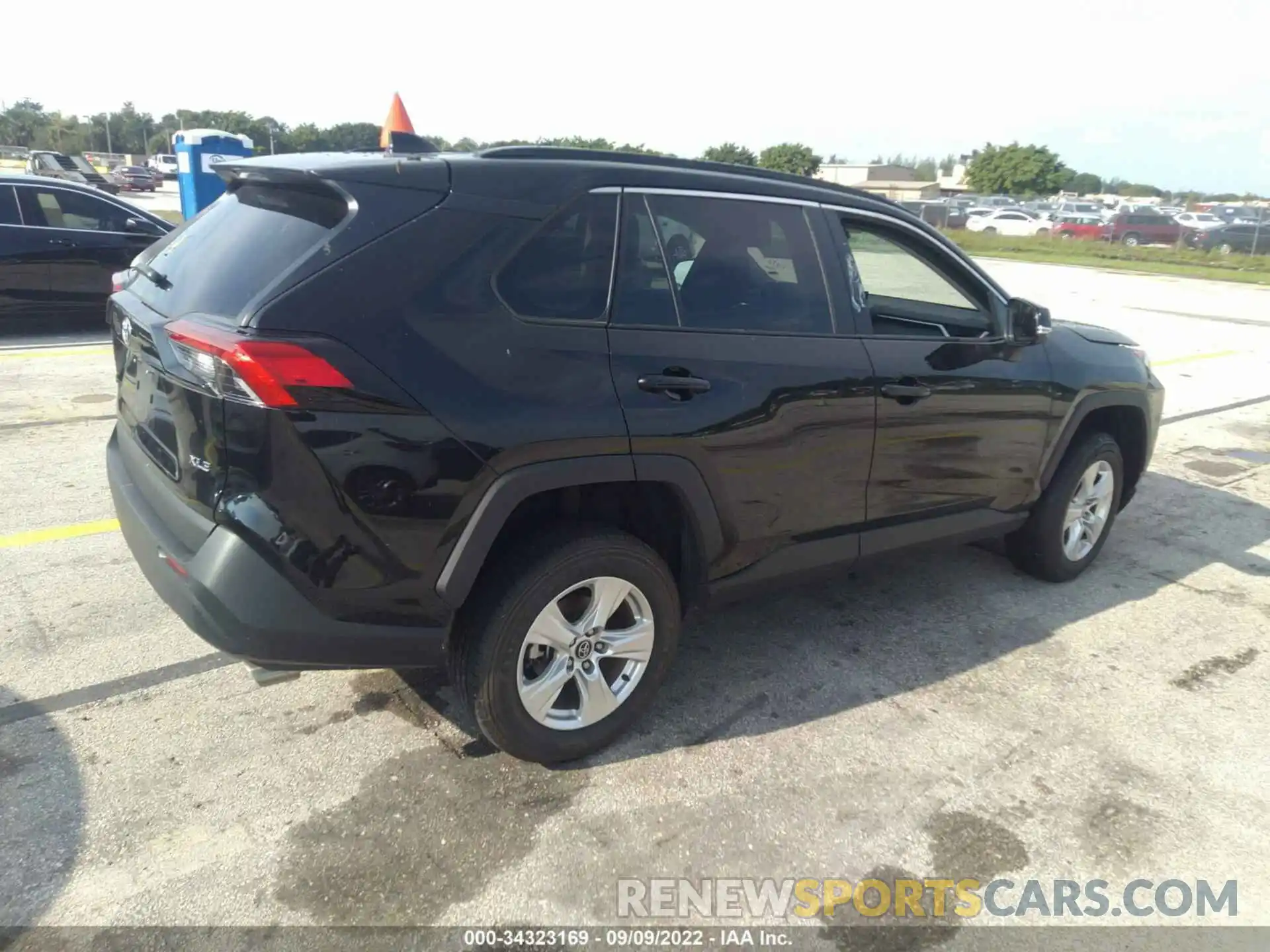 4 Photograph of a damaged car 2T3W1RFV8MW115316 TOYOTA RAV4 2021