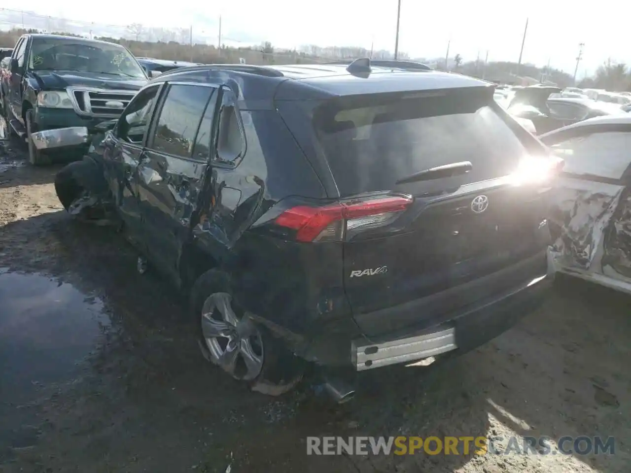 3 Photograph of a damaged car 2T3W1RFV8MW118796 TOYOTA RAV4 2021