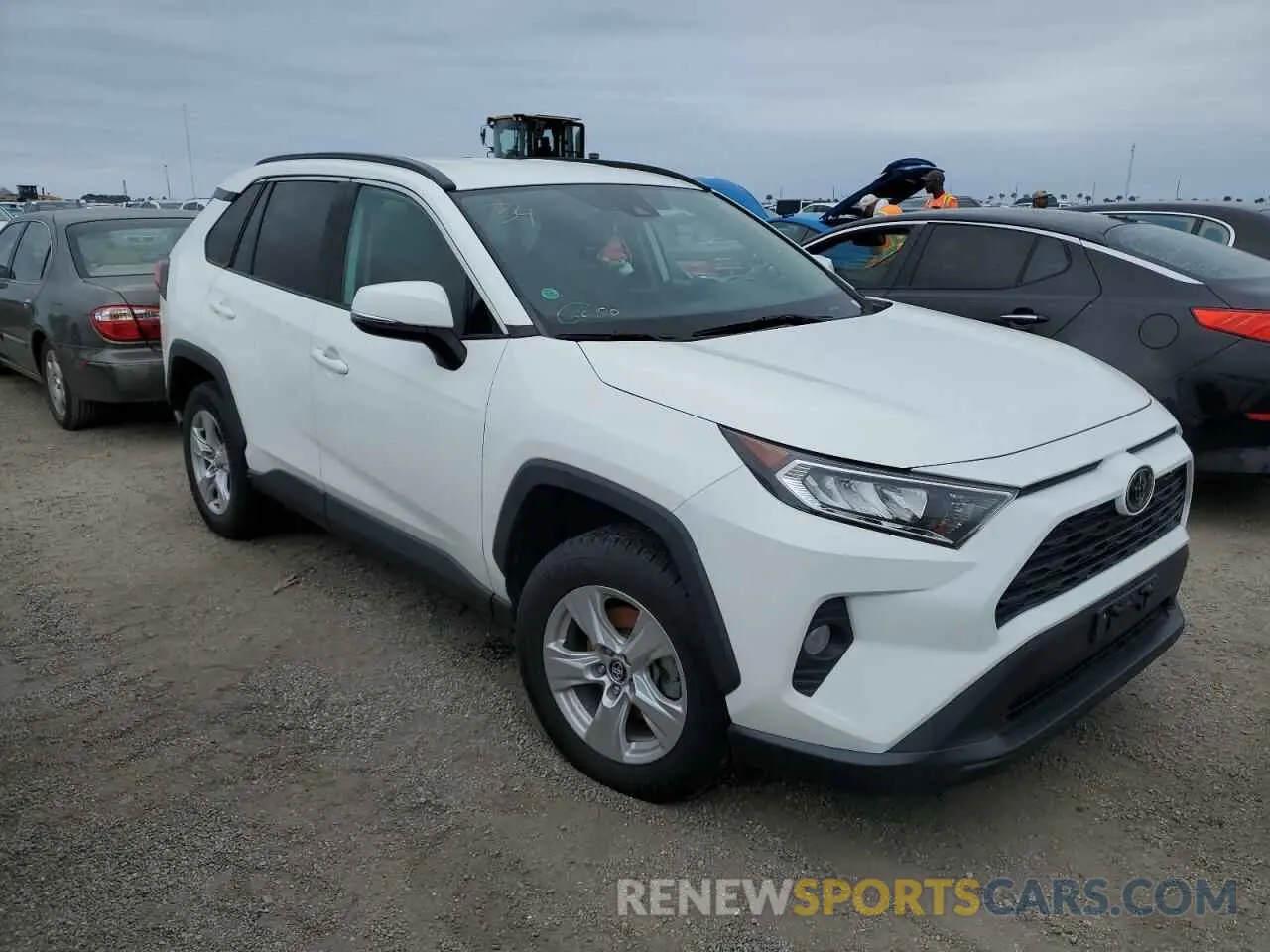 4 Photograph of a damaged car 2T3W1RFV8MW119110 TOYOTA RAV4 2021