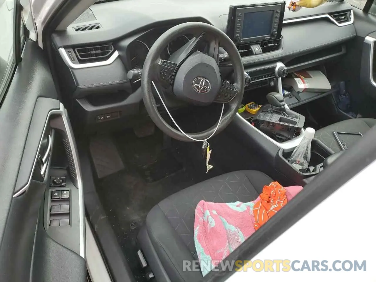 8 Photograph of a damaged car 2T3W1RFV8MW119110 TOYOTA RAV4 2021