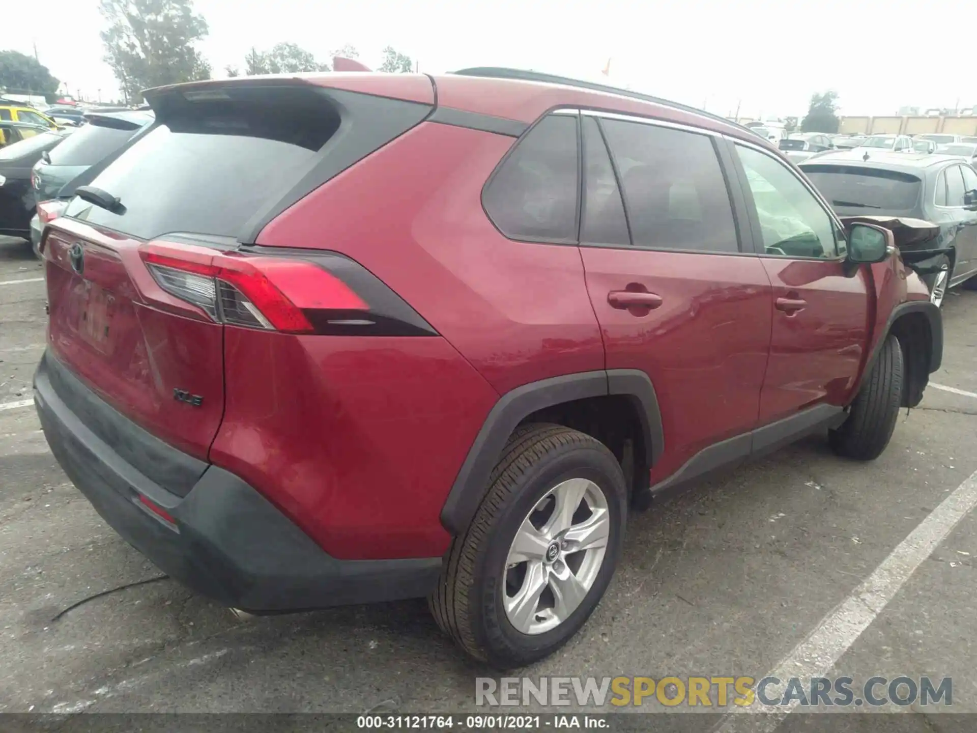 4 Photograph of a damaged car 2T3W1RFV8MW120290 TOYOTA RAV4 2021