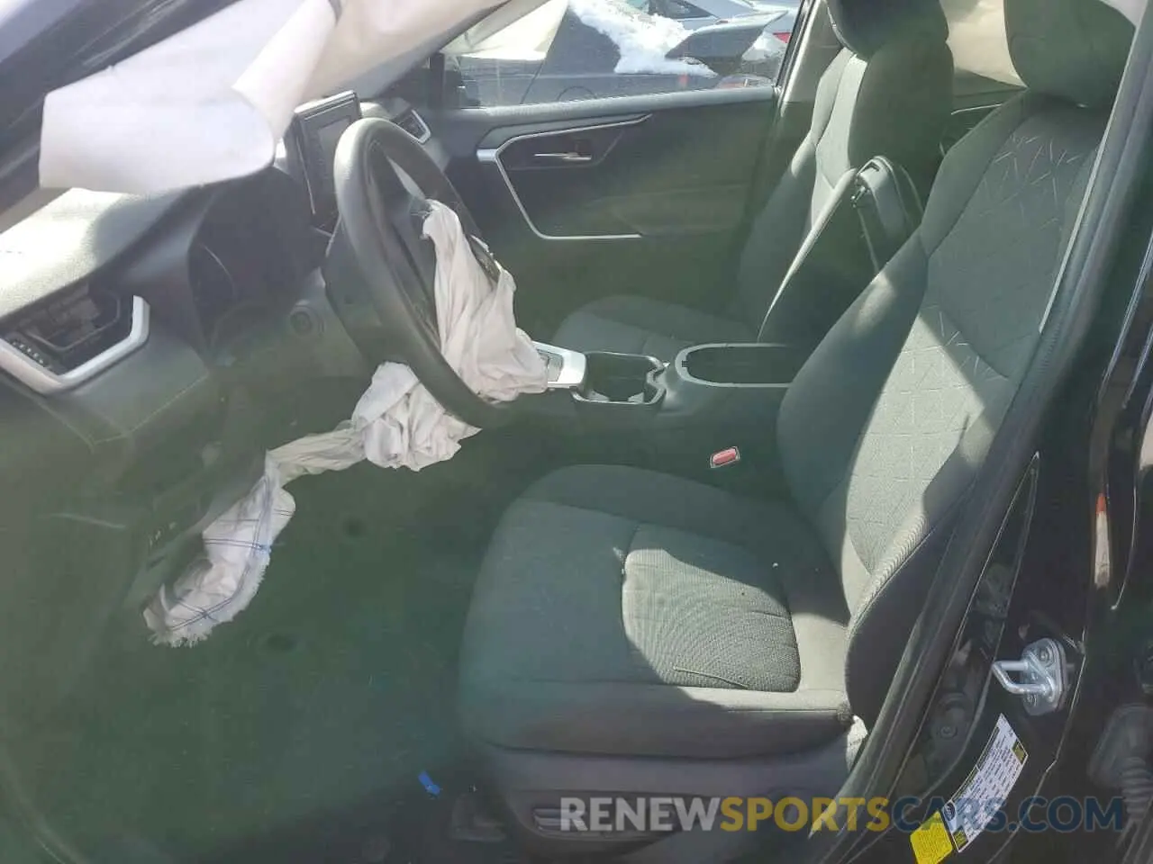 7 Photograph of a damaged car 2T3W1RFV8MW126395 TOYOTA RAV4 2021