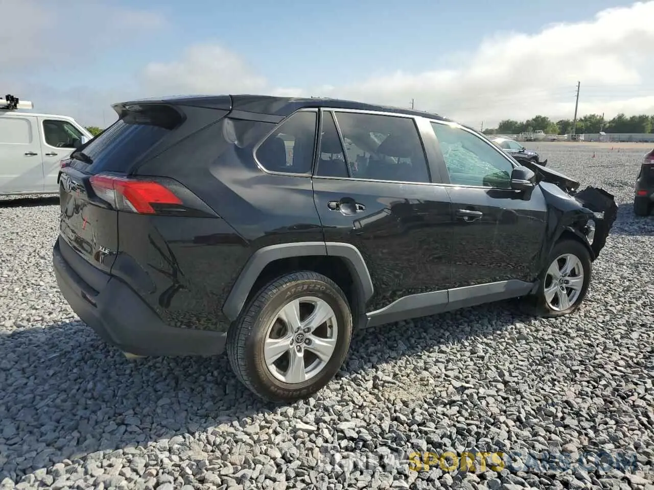 3 Photograph of a damaged car 2T3W1RFV8MW133153 TOYOTA RAV4 2021