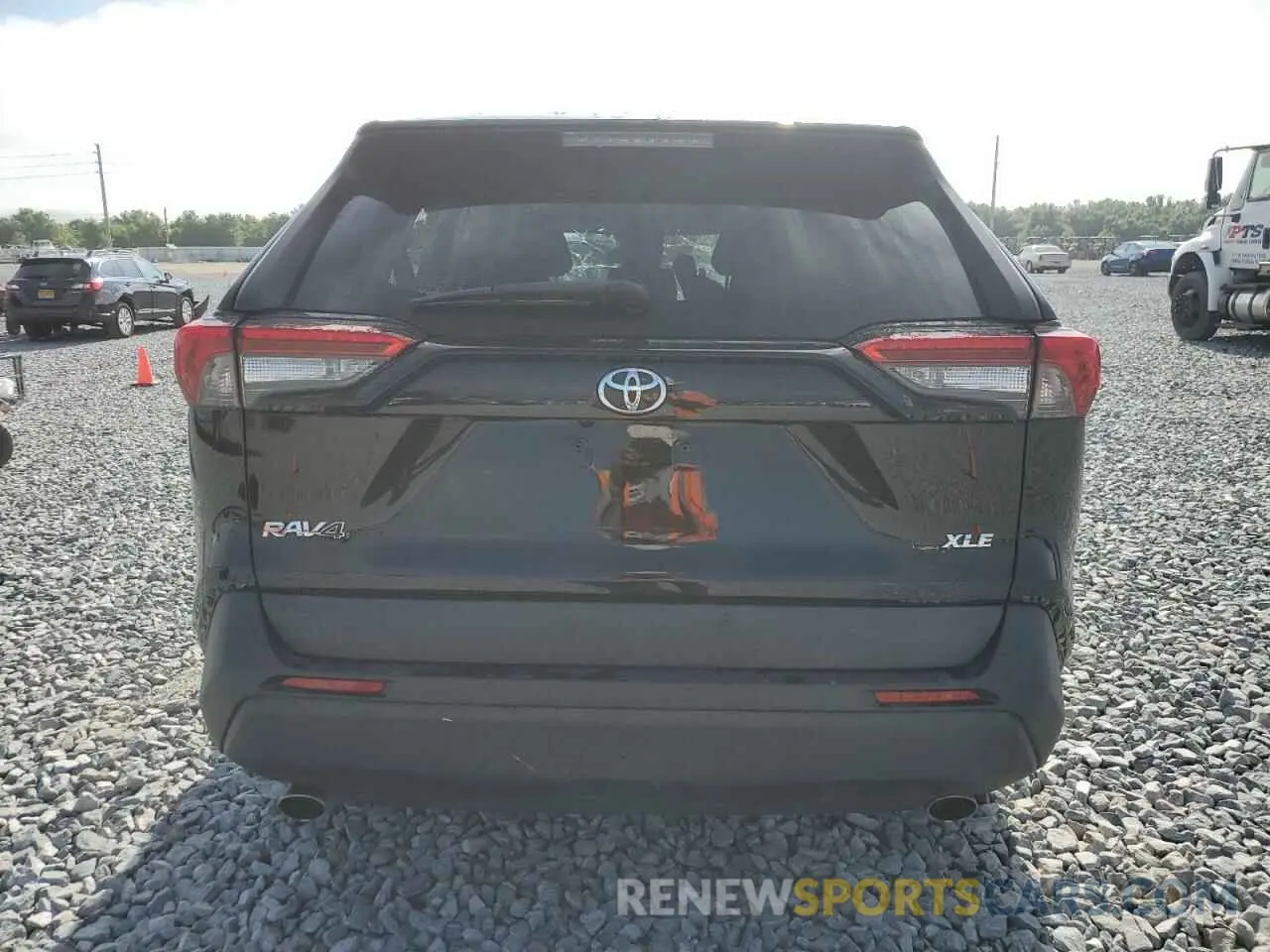 6 Photograph of a damaged car 2T3W1RFV8MW133153 TOYOTA RAV4 2021