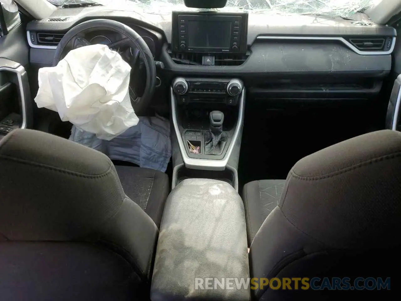 8 Photograph of a damaged car 2T3W1RFV8MW133153 TOYOTA RAV4 2021