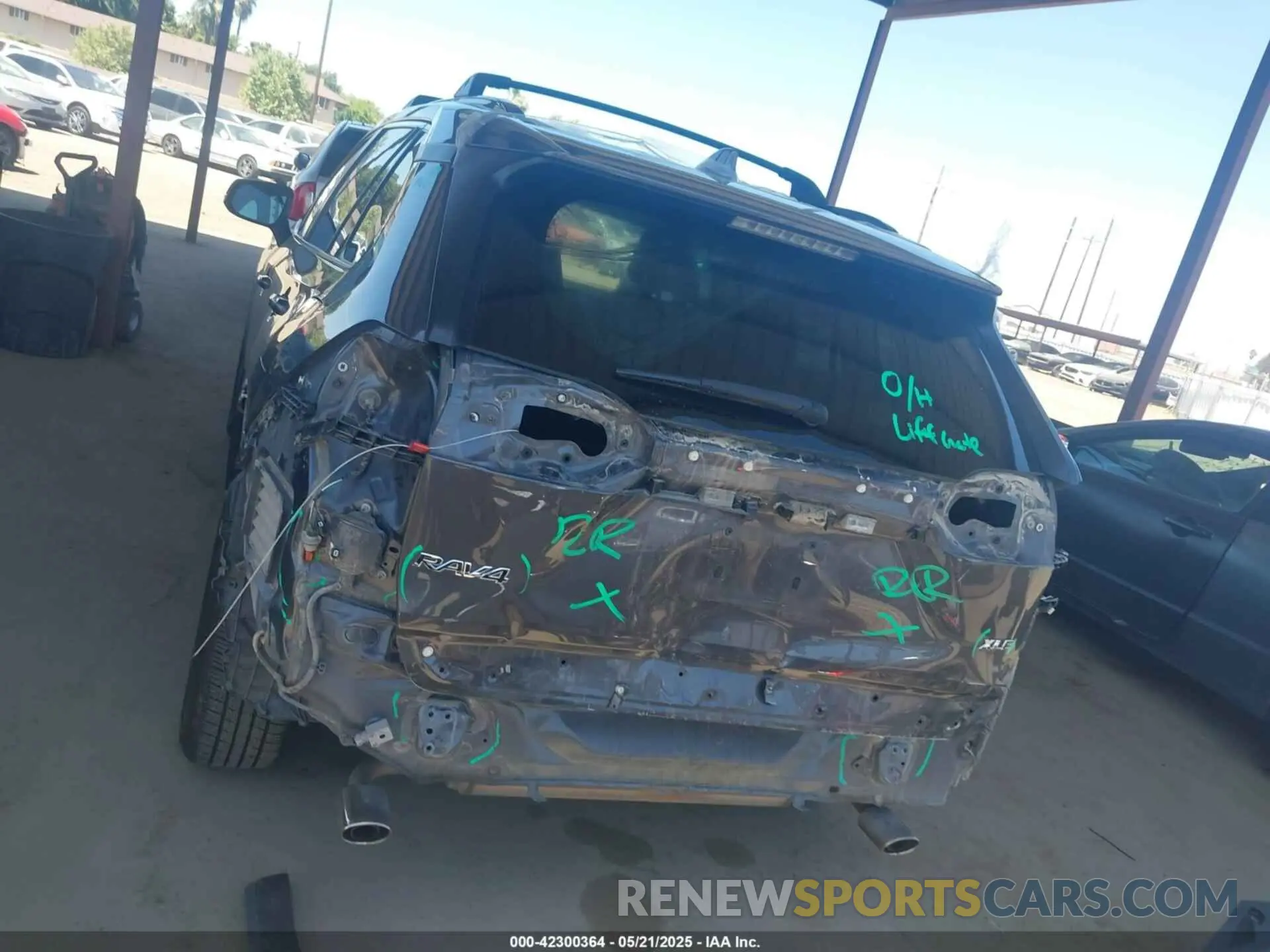 17 Photograph of a damaged car 2T3W1RFV8MW137252 TOYOTA RAV4 2021