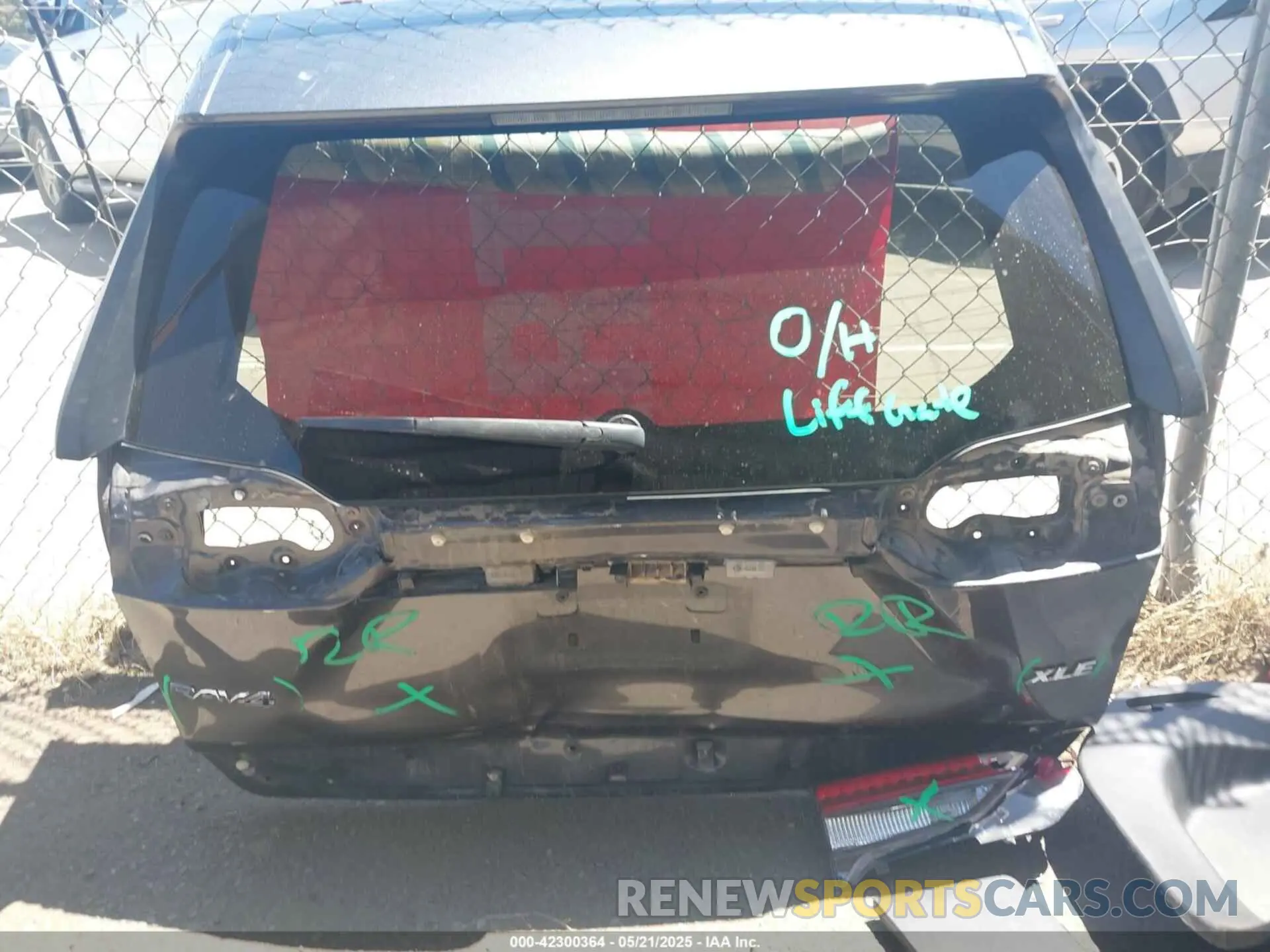 6 Photograph of a damaged car 2T3W1RFV8MW137252 TOYOTA RAV4 2021