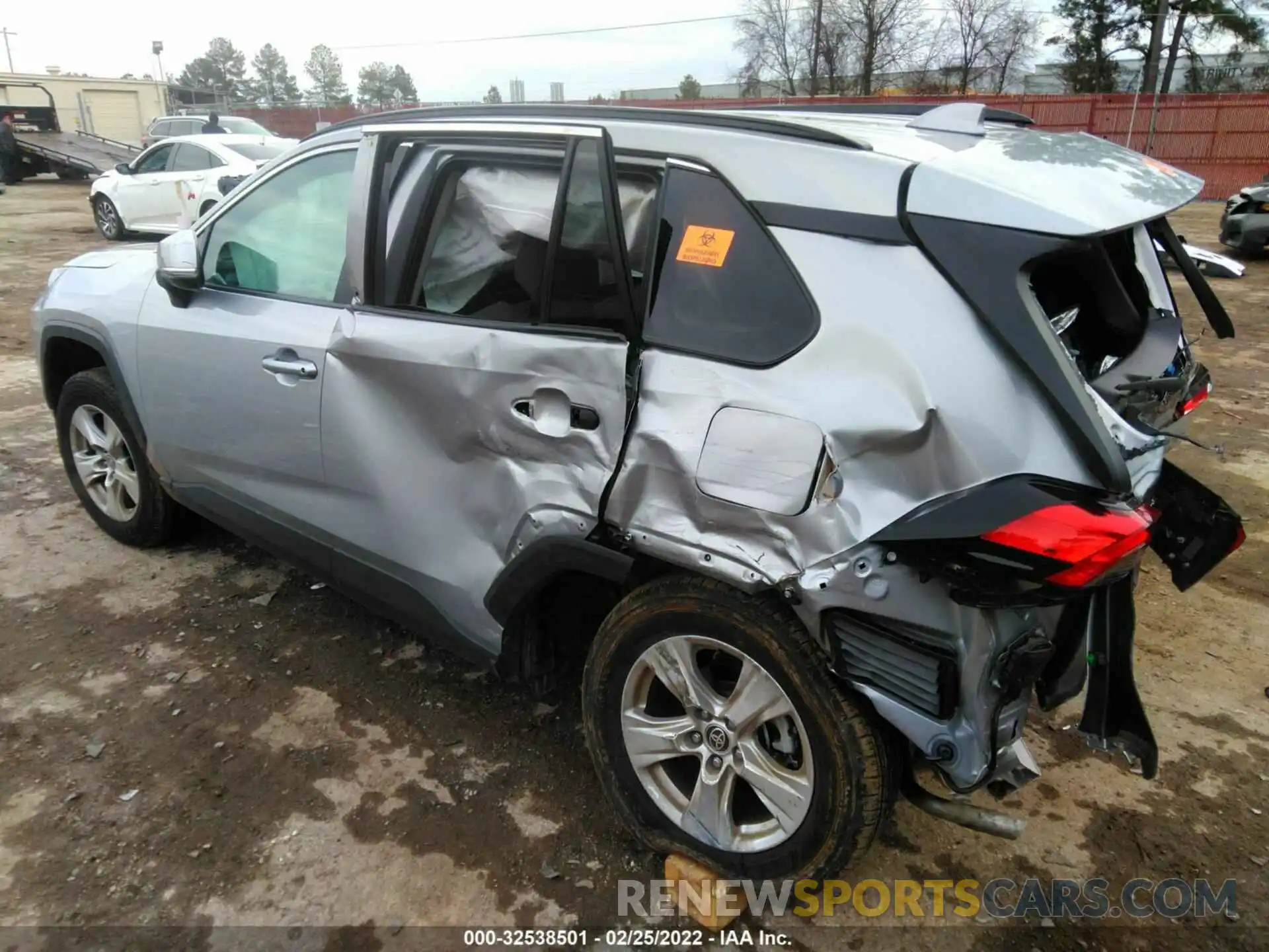 3 Photograph of a damaged car 2T3W1RFV8MW140099 TOYOTA RAV4 2021