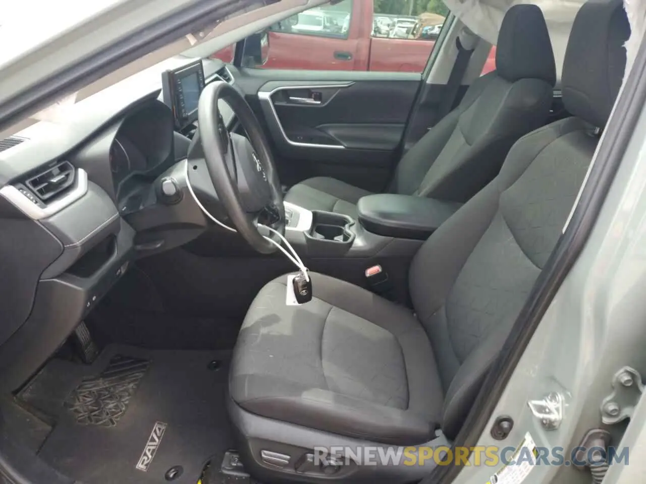 7 Photograph of a damaged car 2T3W1RFV8MW169215 TOYOTA RAV4 2021