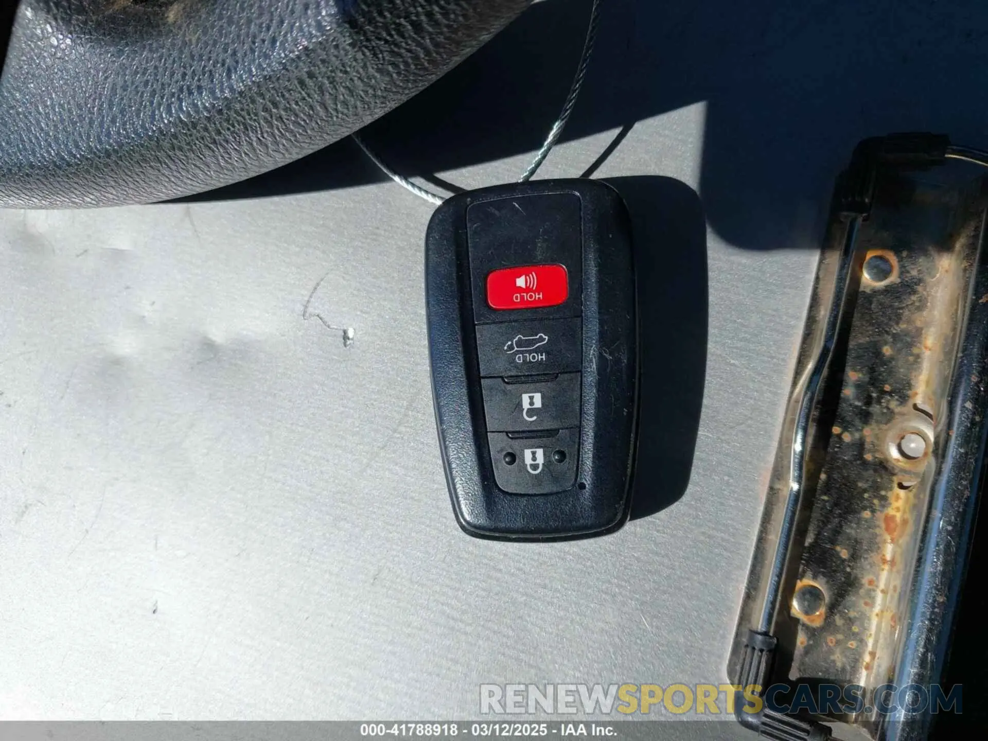 11 Photograph of a damaged car 2T3W1RFV8MW172874 TOYOTA RAV4 2021