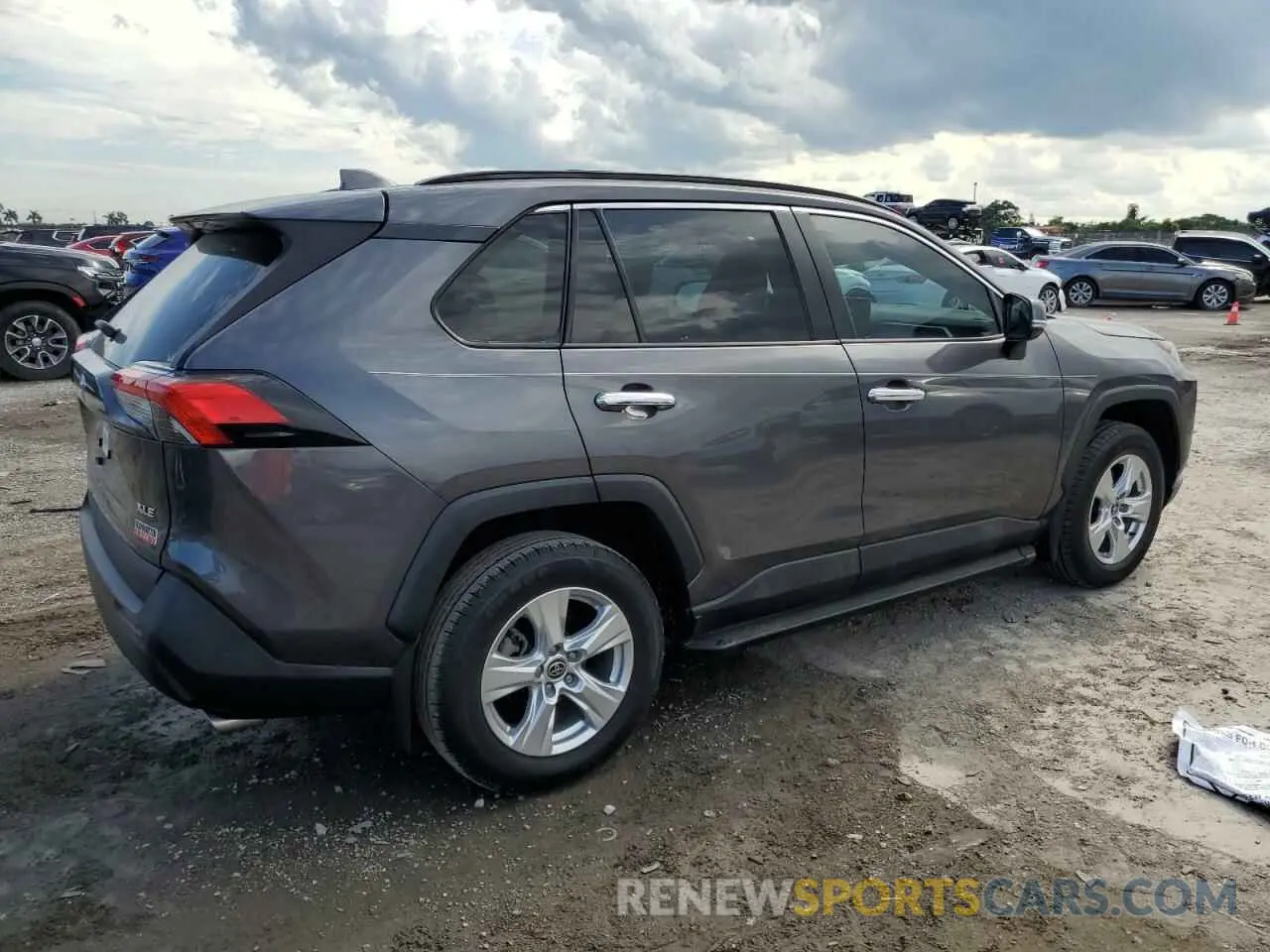 3 Photograph of a damaged car 2T3W1RFV8MW181834 TOYOTA RAV4 2021