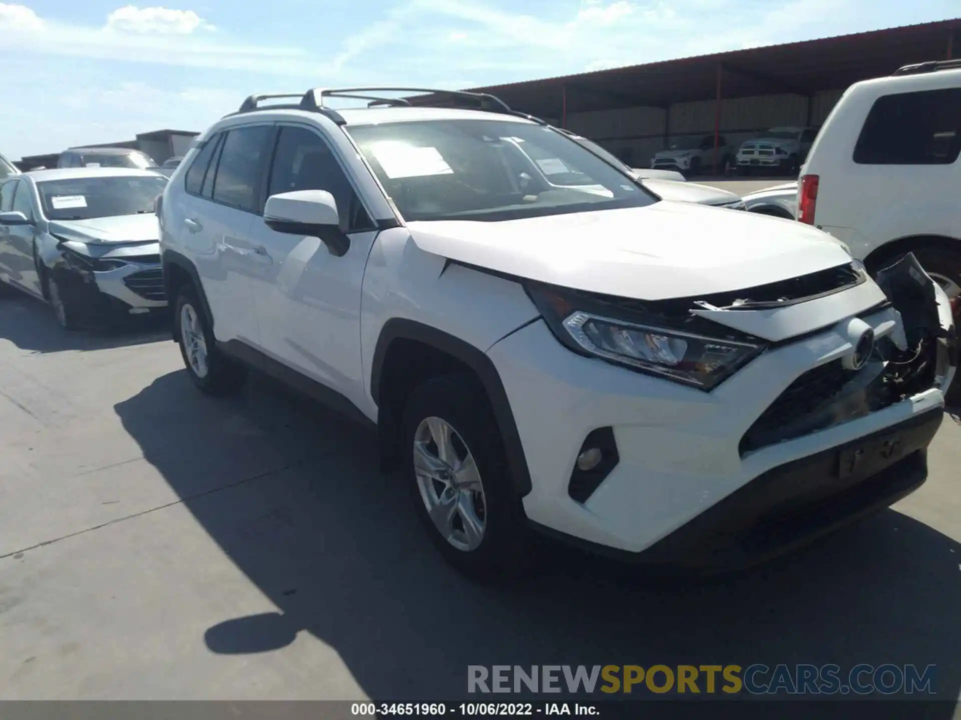 1 Photograph of a damaged car 2T3W1RFV8MW184216 TOYOTA RAV4 2021