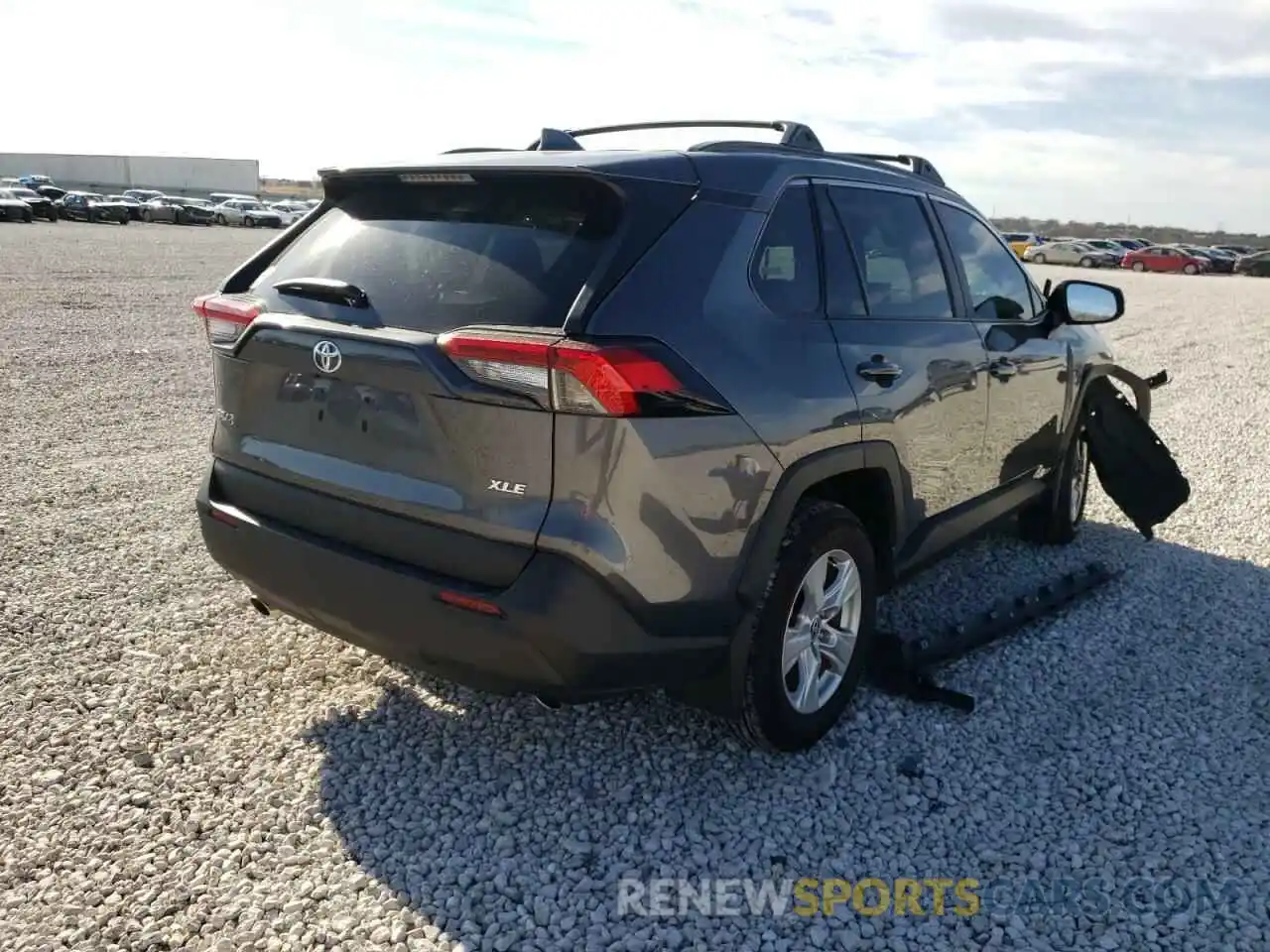 4 Photograph of a damaged car 2T3W1RFV9MC113799 TOYOTA RAV4 2021