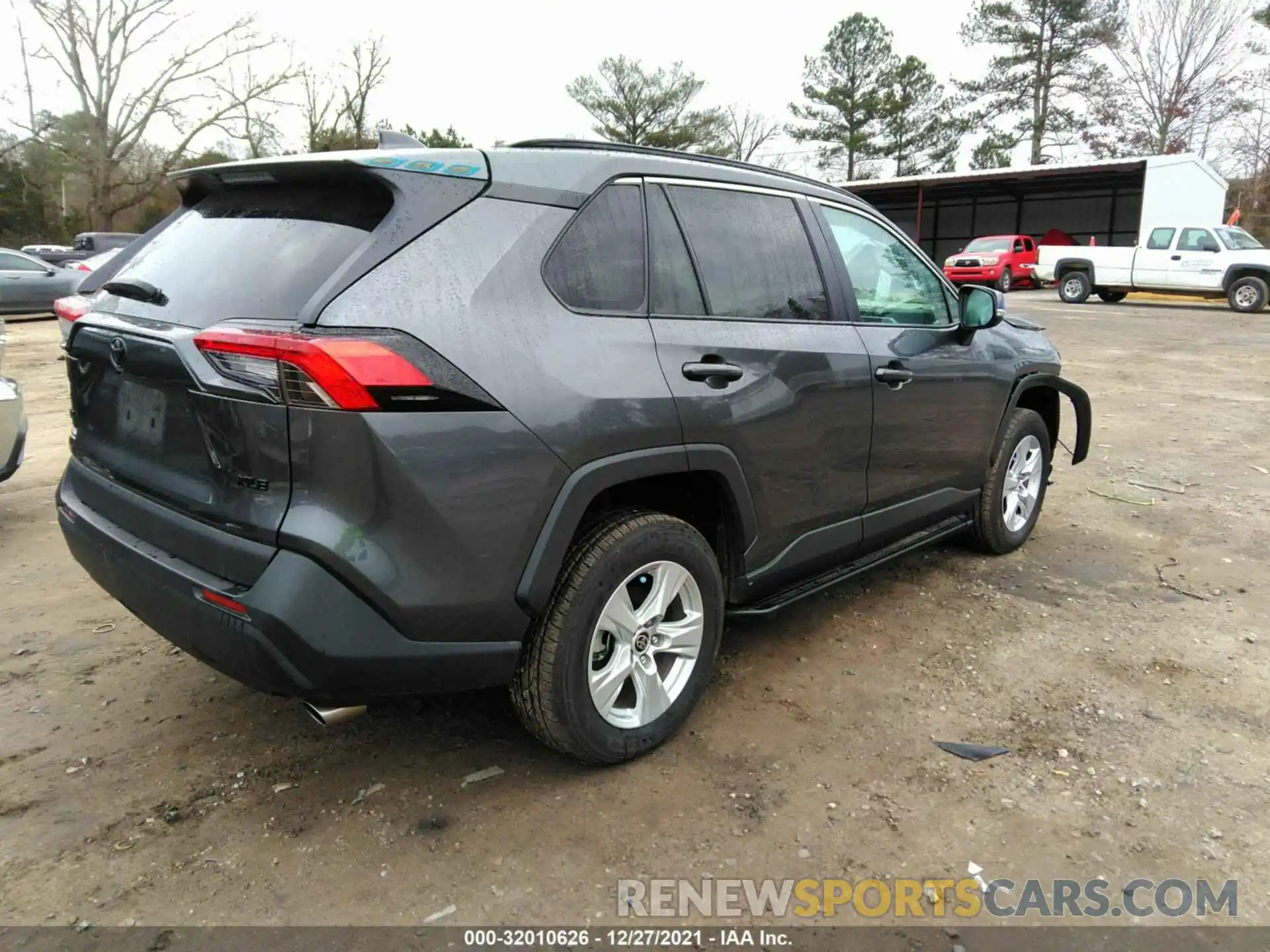 4 Photograph of a damaged car 2T3W1RFV9MC114421 TOYOTA RAV4 2021