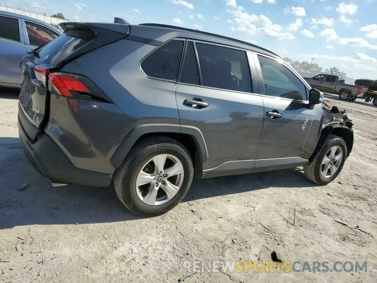 3 Photograph of a damaged car 2T3W1RFV9MC121384 TOYOTA RAV4 2021