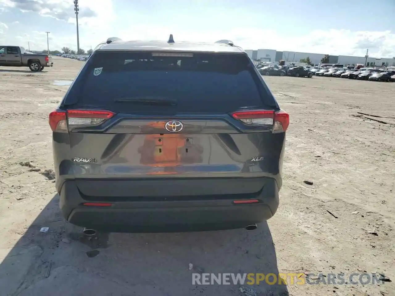 6 Photograph of a damaged car 2T3W1RFV9MC121384 TOYOTA RAV4 2021