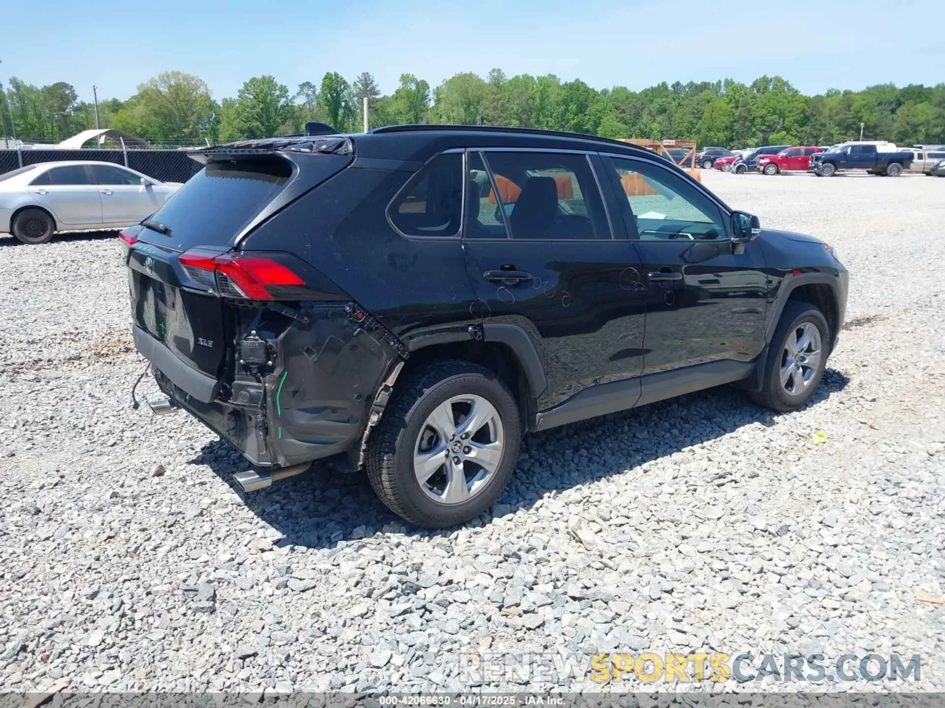4 Photograph of a damaged car 2T3W1RFV9MC136466 TOYOTA RAV4 2021