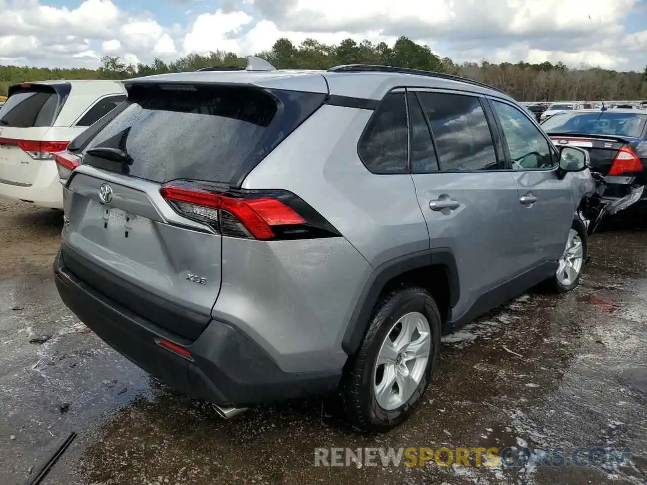 4 Photograph of a damaged car 2T3W1RFV9MC138038 TOYOTA RAV4 2021