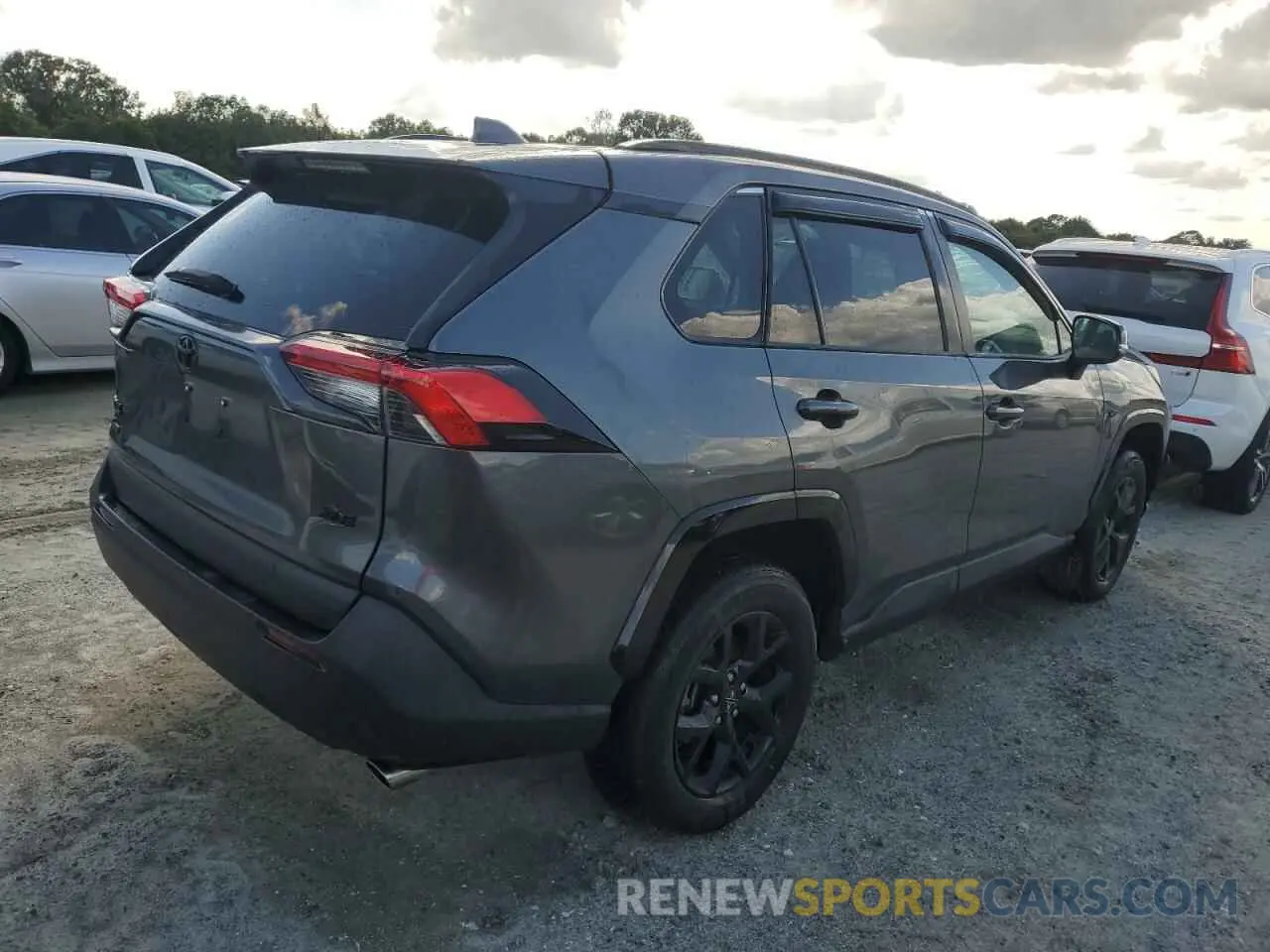 3 Photograph of a damaged car 2T3W1RFV9MC138475 TOYOTA RAV4 2021