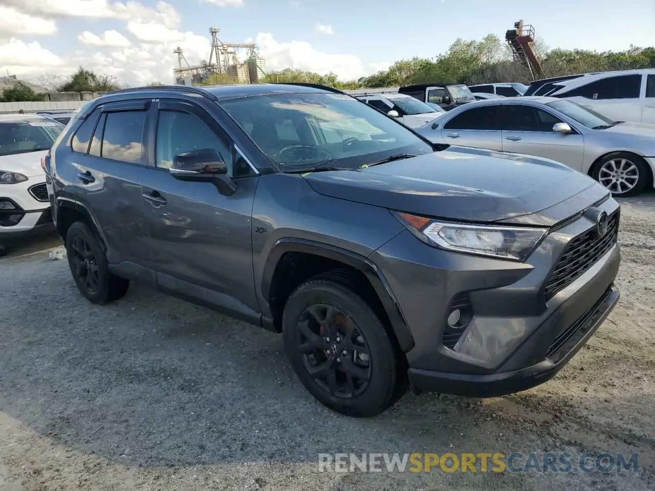 4 Photograph of a damaged car 2T3W1RFV9MC138475 TOYOTA RAV4 2021