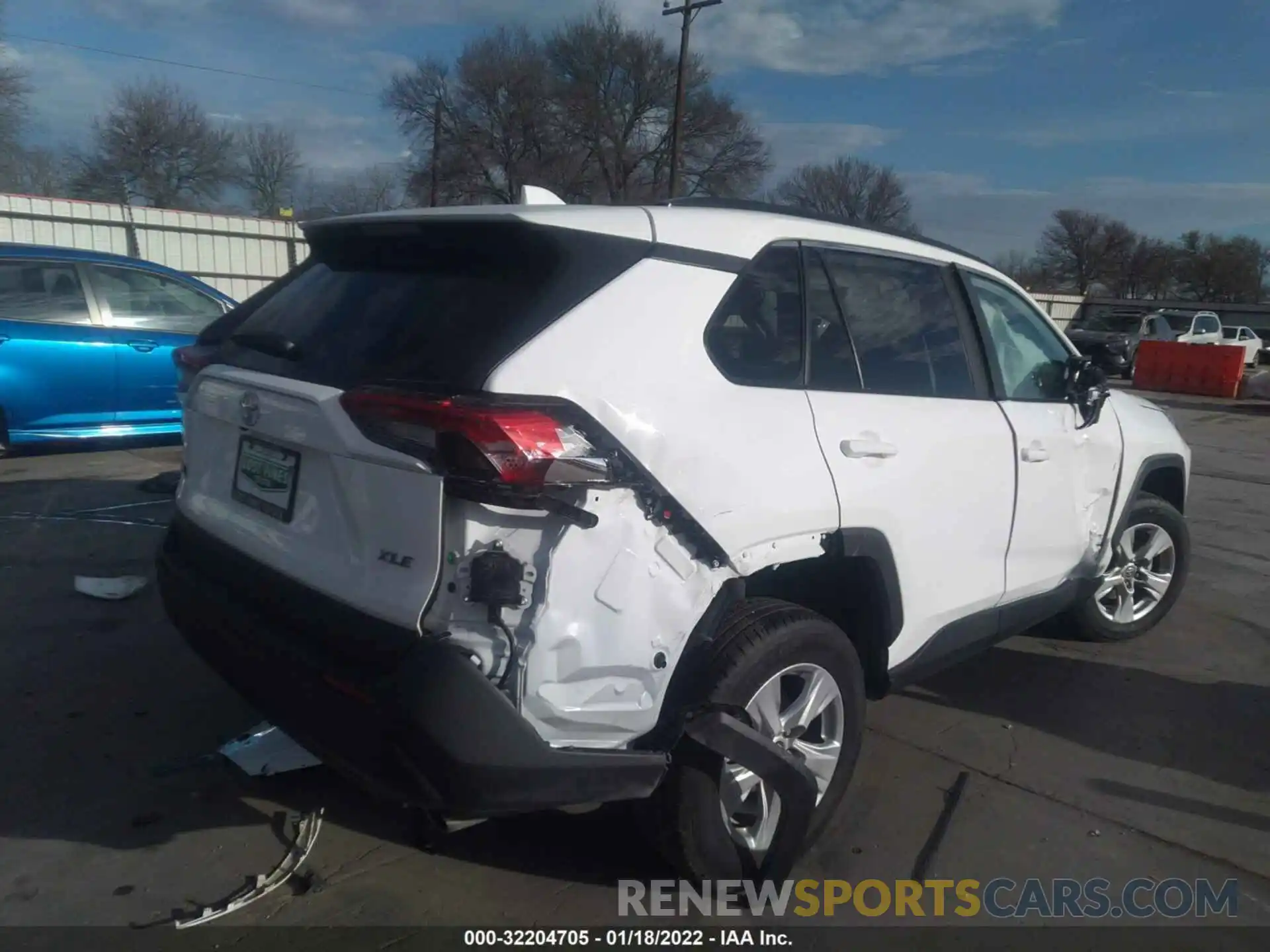 4 Photograph of a damaged car 2T3W1RFV9MC164350 TOYOTA RAV4 2021