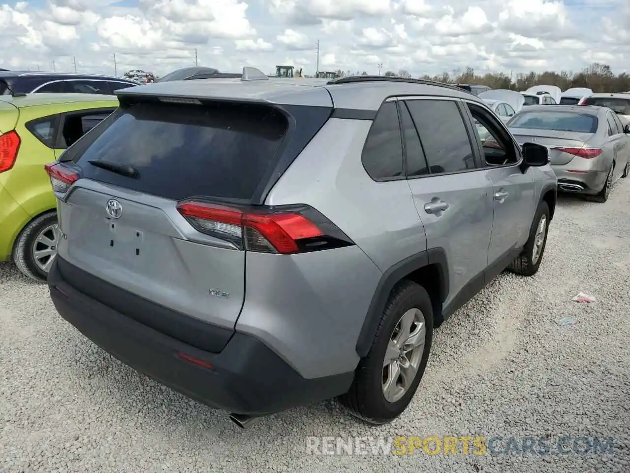 4 Photograph of a damaged car 2T3W1RFV9MC167667 TOYOTA RAV4 2021