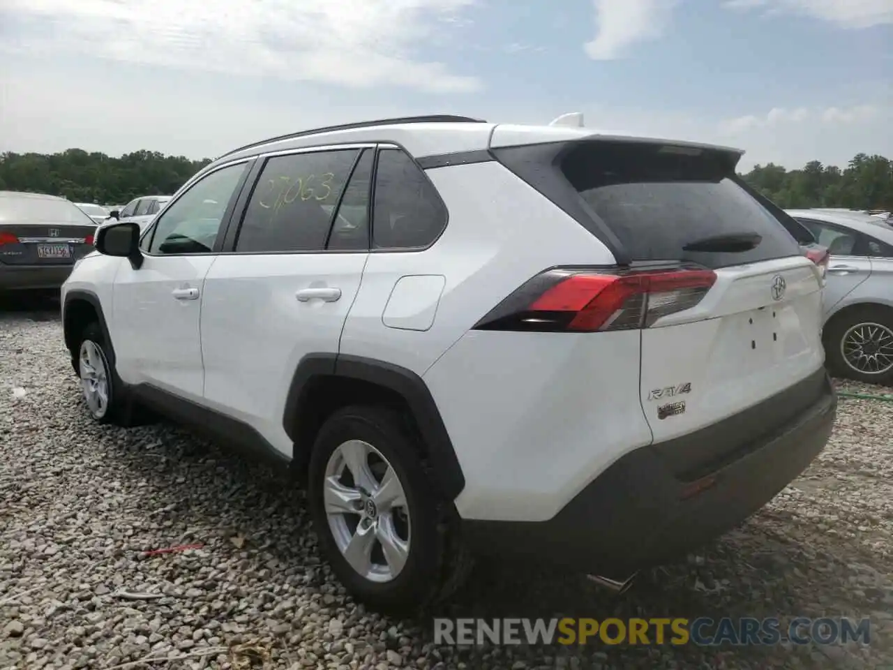 3 Photograph of a damaged car 2T3W1RFV9MW110108 TOYOTA RAV4 2021