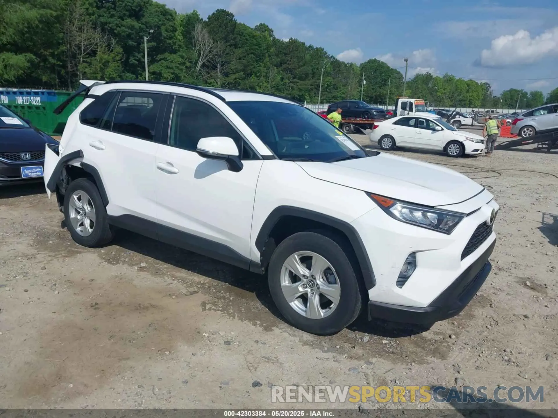 1 Photograph of a damaged car 2T3W1RFV9MW114868 TOYOTA RAV4 2021