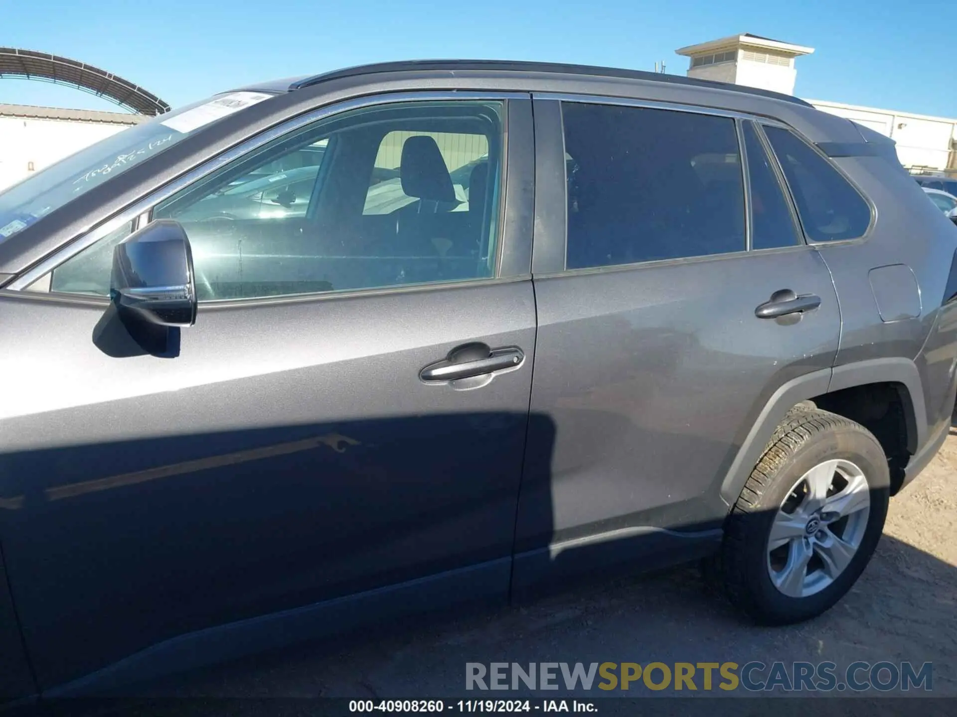14 Photograph of a damaged car 2T3W1RFV9MW119391 TOYOTA RAV4 2021