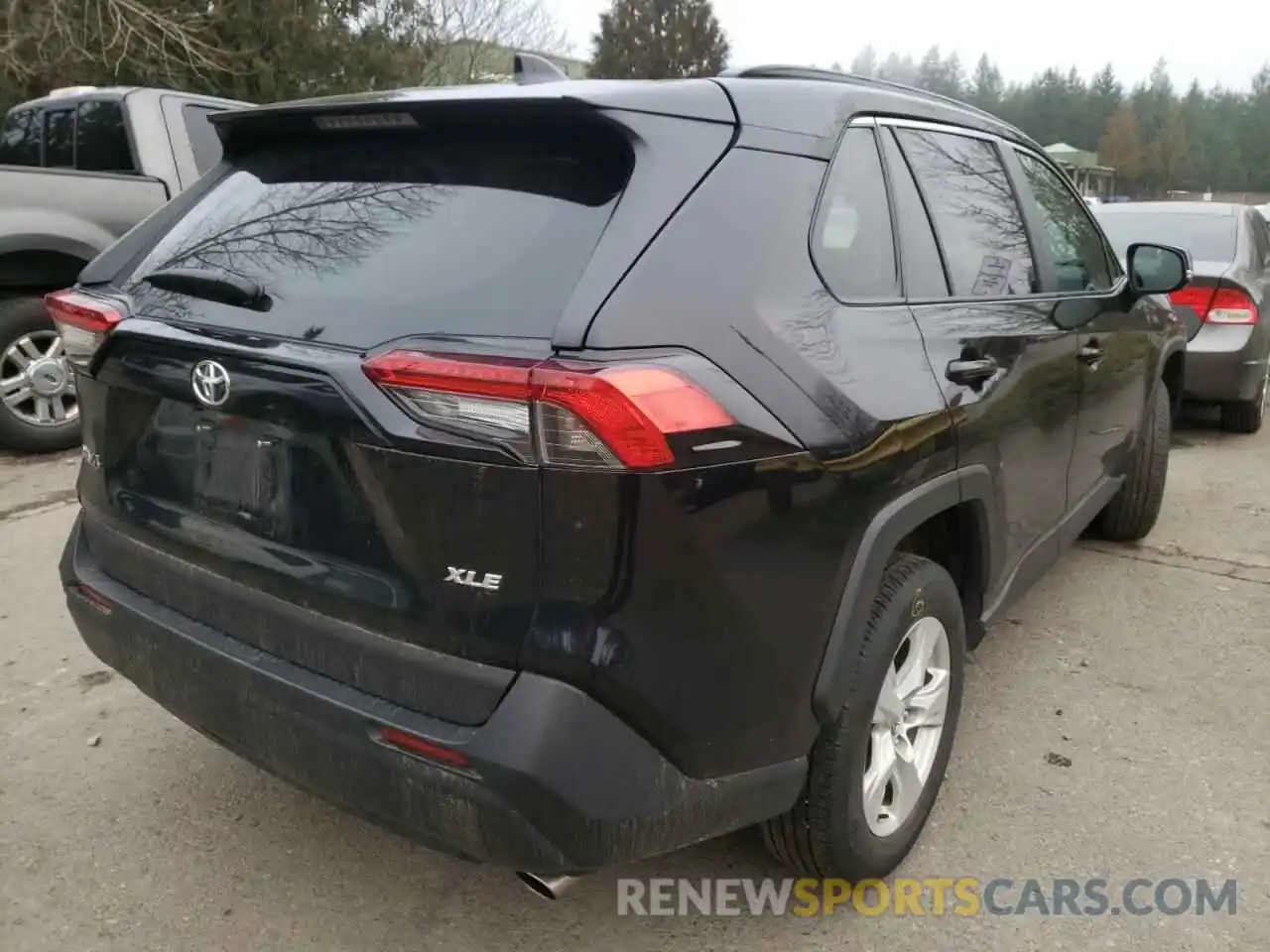 4 Photograph of a damaged car 2T3W1RFV9MW120315 TOYOTA RAV4 2021