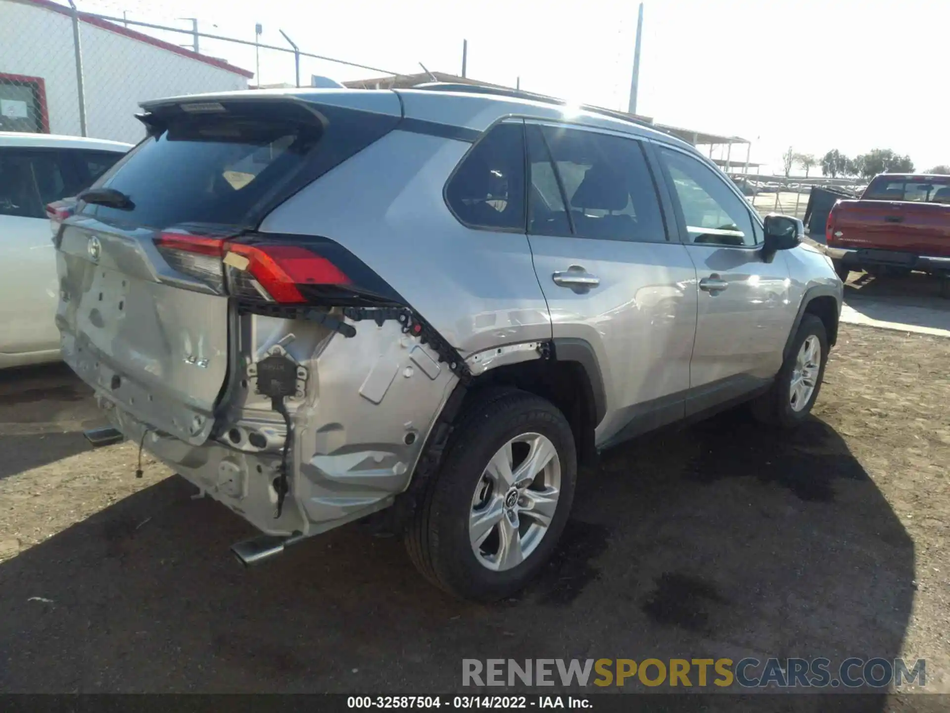 4 Photograph of a damaged car 2T3W1RFV9MW120668 TOYOTA RAV4 2021