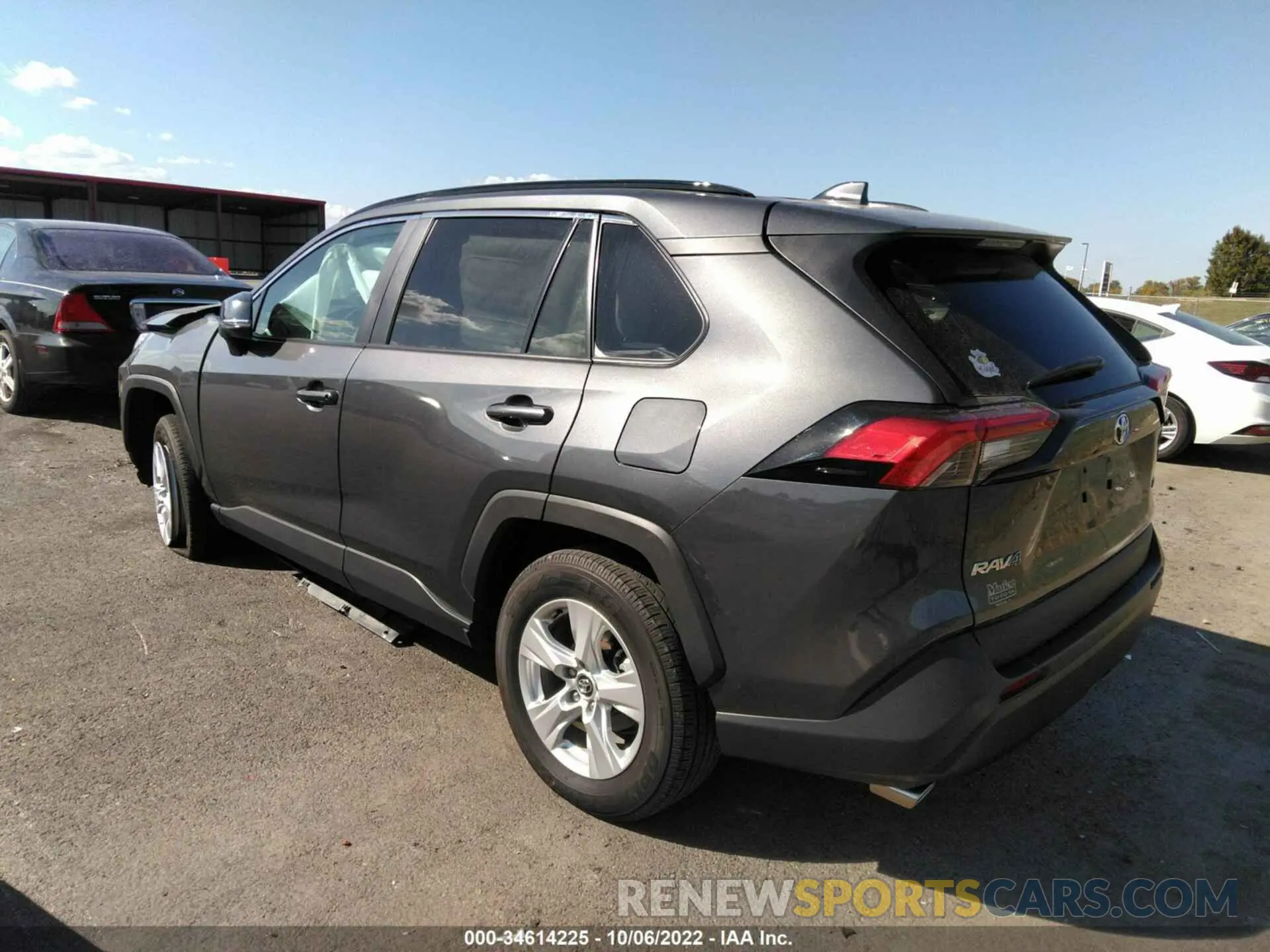 3 Photograph of a damaged car 2T3W1RFV9MW123568 TOYOTA RAV4 2021
