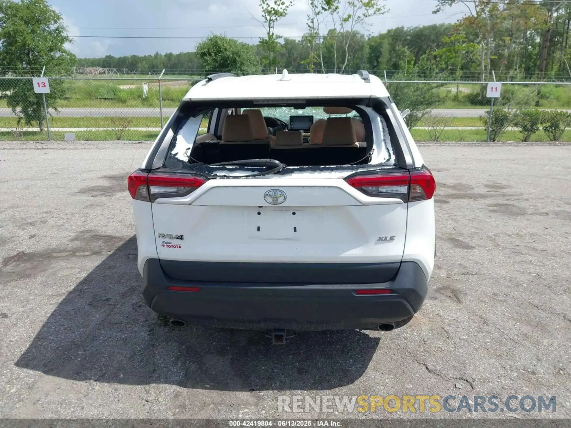 17 Photograph of a damaged car 2T3W1RFV9MW135154 TOYOTA RAV4 2021