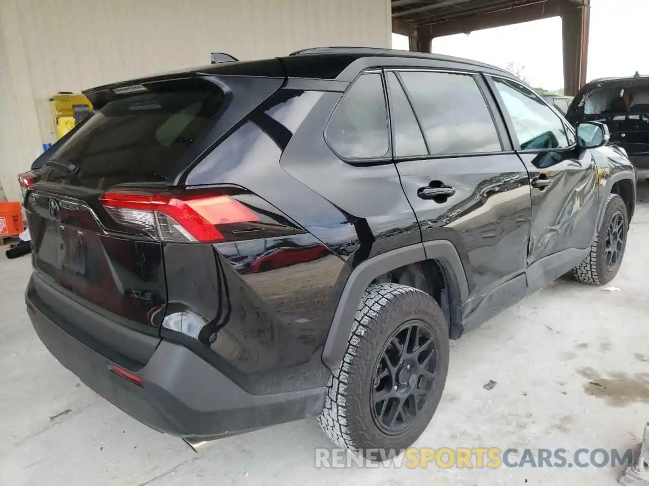 4 Photograph of a damaged car 2T3W1RFV9MW141892 TOYOTA RAV4 2021