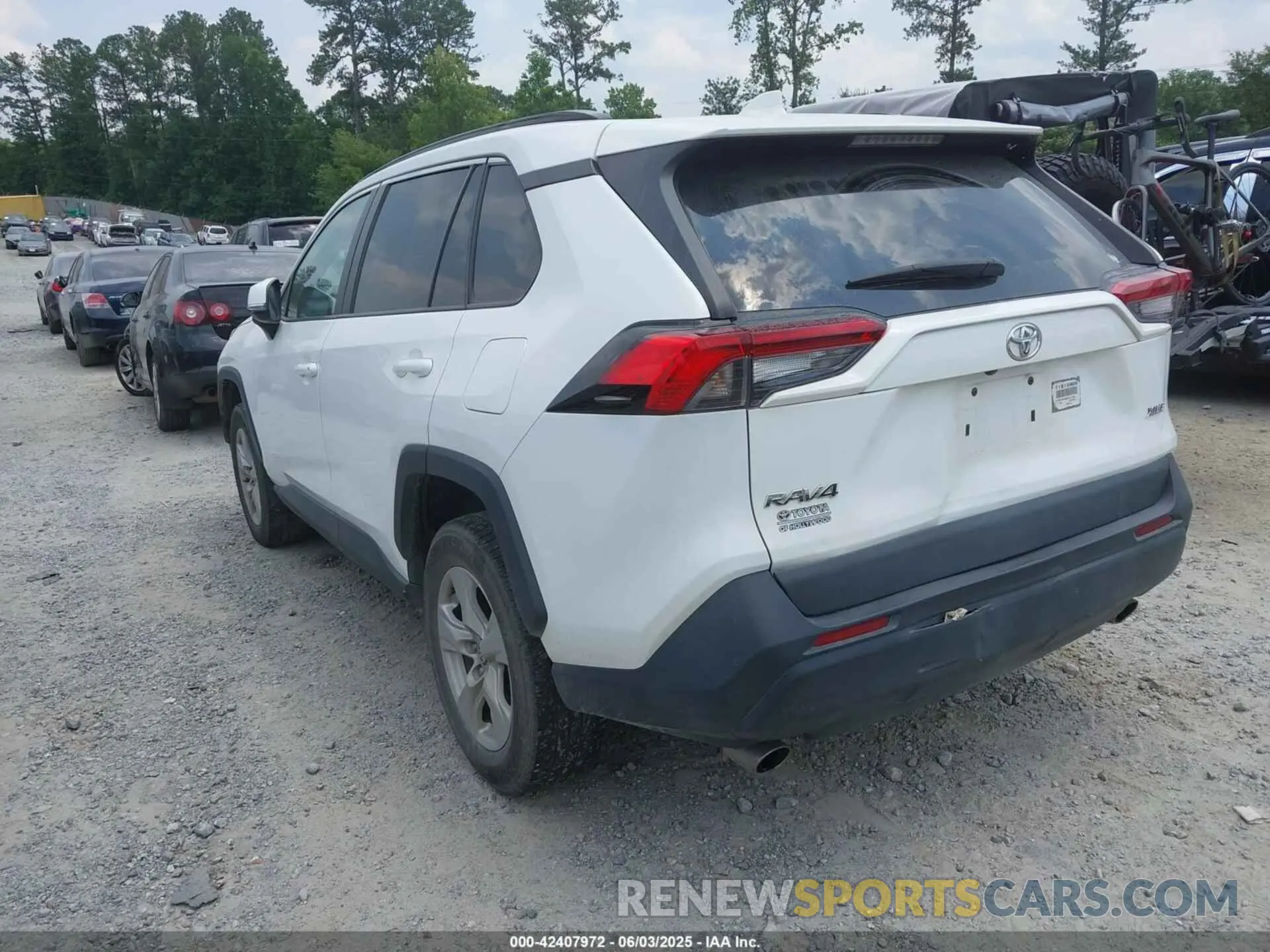 3 Photograph of a damaged car 2T3W1RFV9MW151029 TOYOTA RAV4 2021